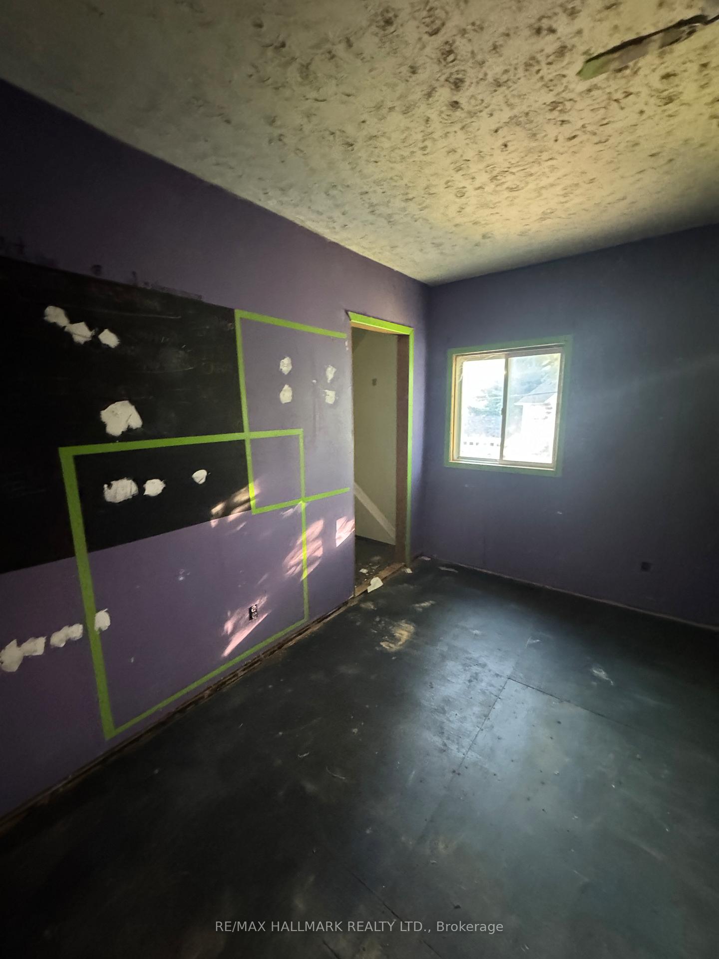 Photo 9 of 420 Frederick Street, Midland — HOMEH