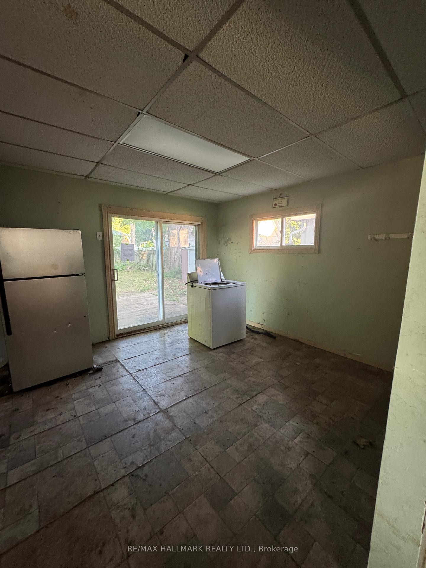 Photo 11 of 420 Frederick Street, Midland — HOMEH