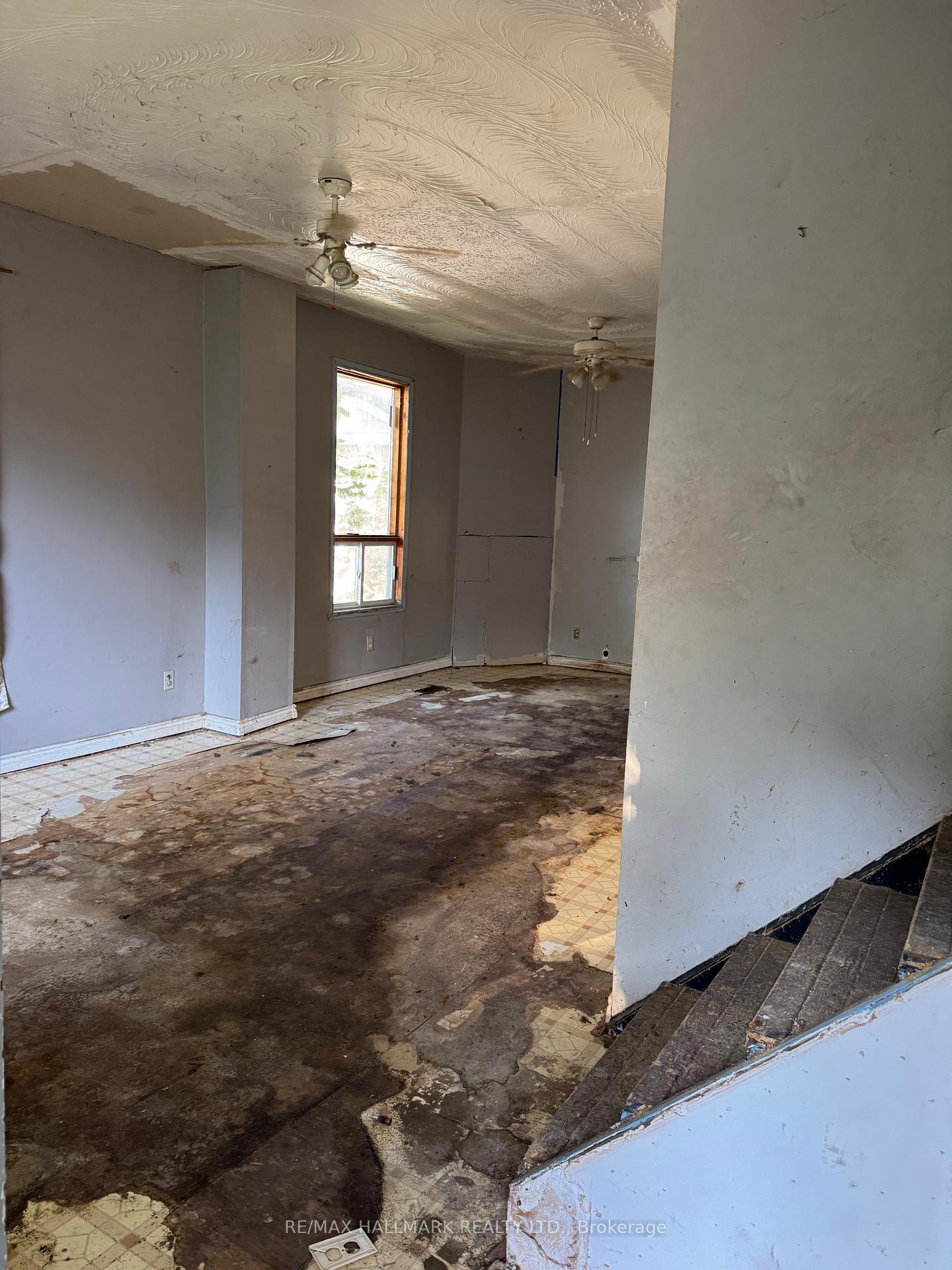 Photo 13 of 420 Frederick Street, Midland — HOMEH