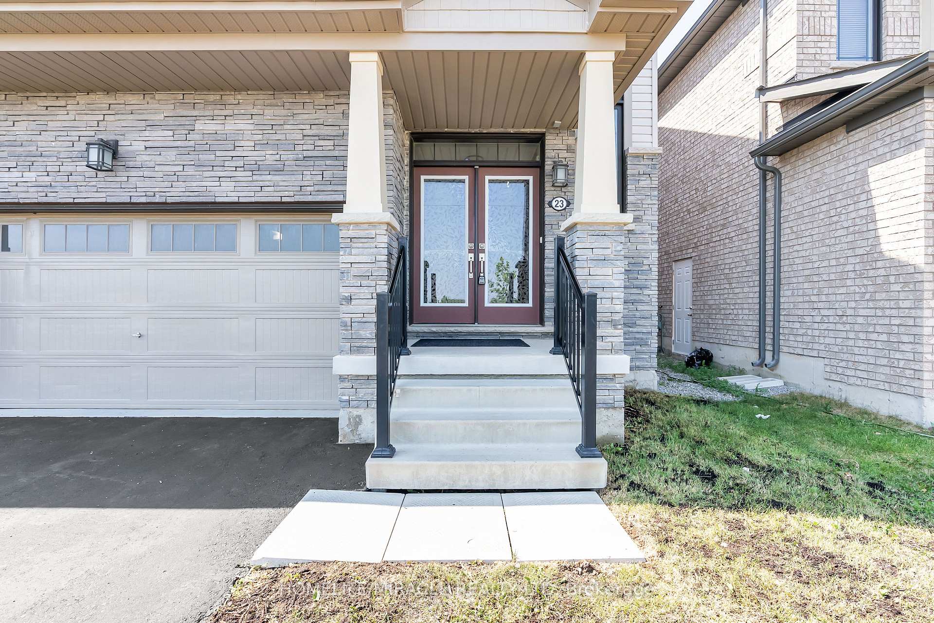 Photo 4 of 23 Royal Coachman Way, Hamilton, Stoney Creek — HOMEH