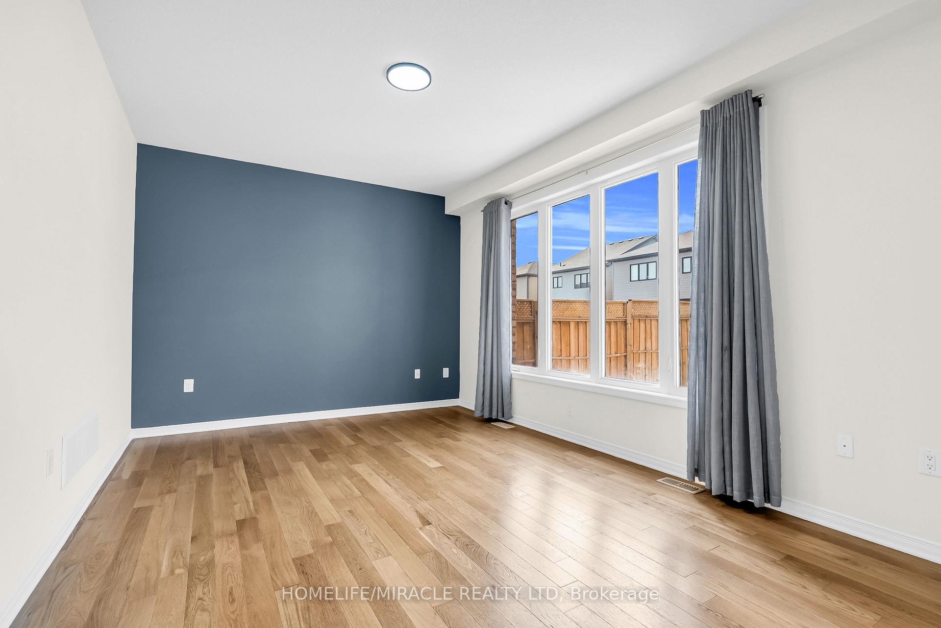 Photo 8 of 23 Royal Coachman Way, Hamilton, Stoney Creek — HOMEH