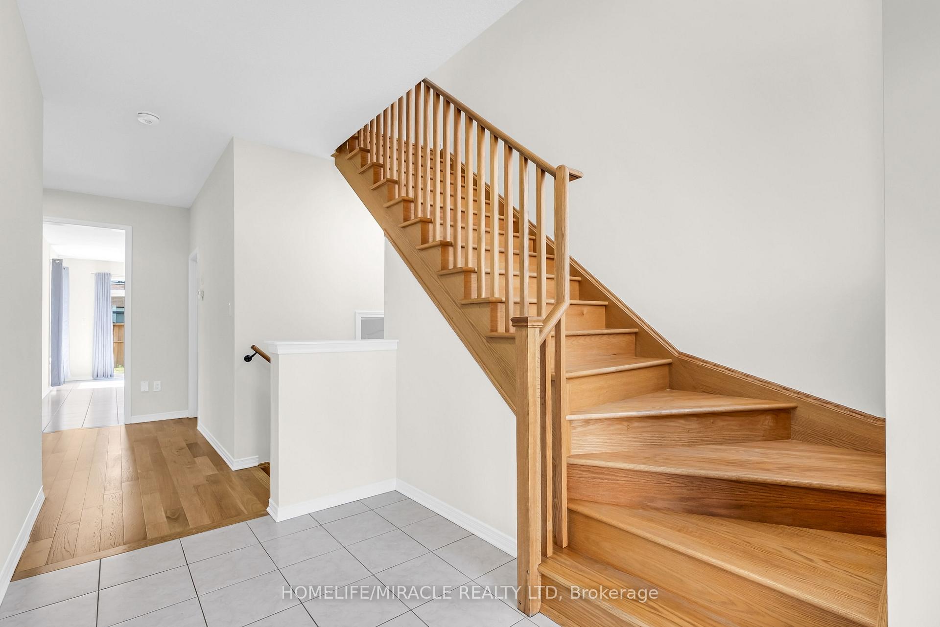 Photo 16 of 23 Royal Coachman Way, Hamilton, Stoney Creek — HOMEH