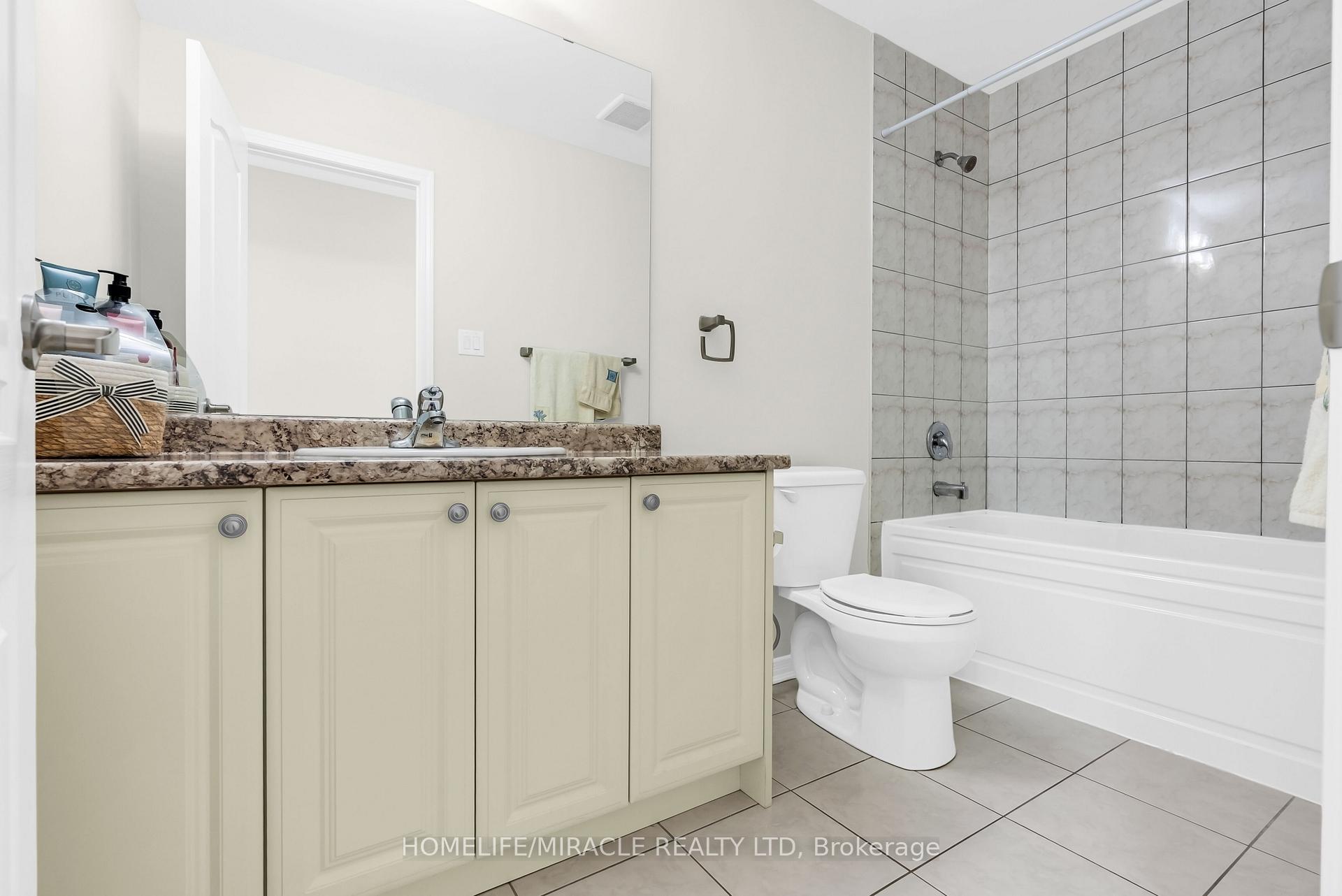 Photo 26 of 23 Royal Coachman Way, Hamilton, Stoney Creek — HOMEH