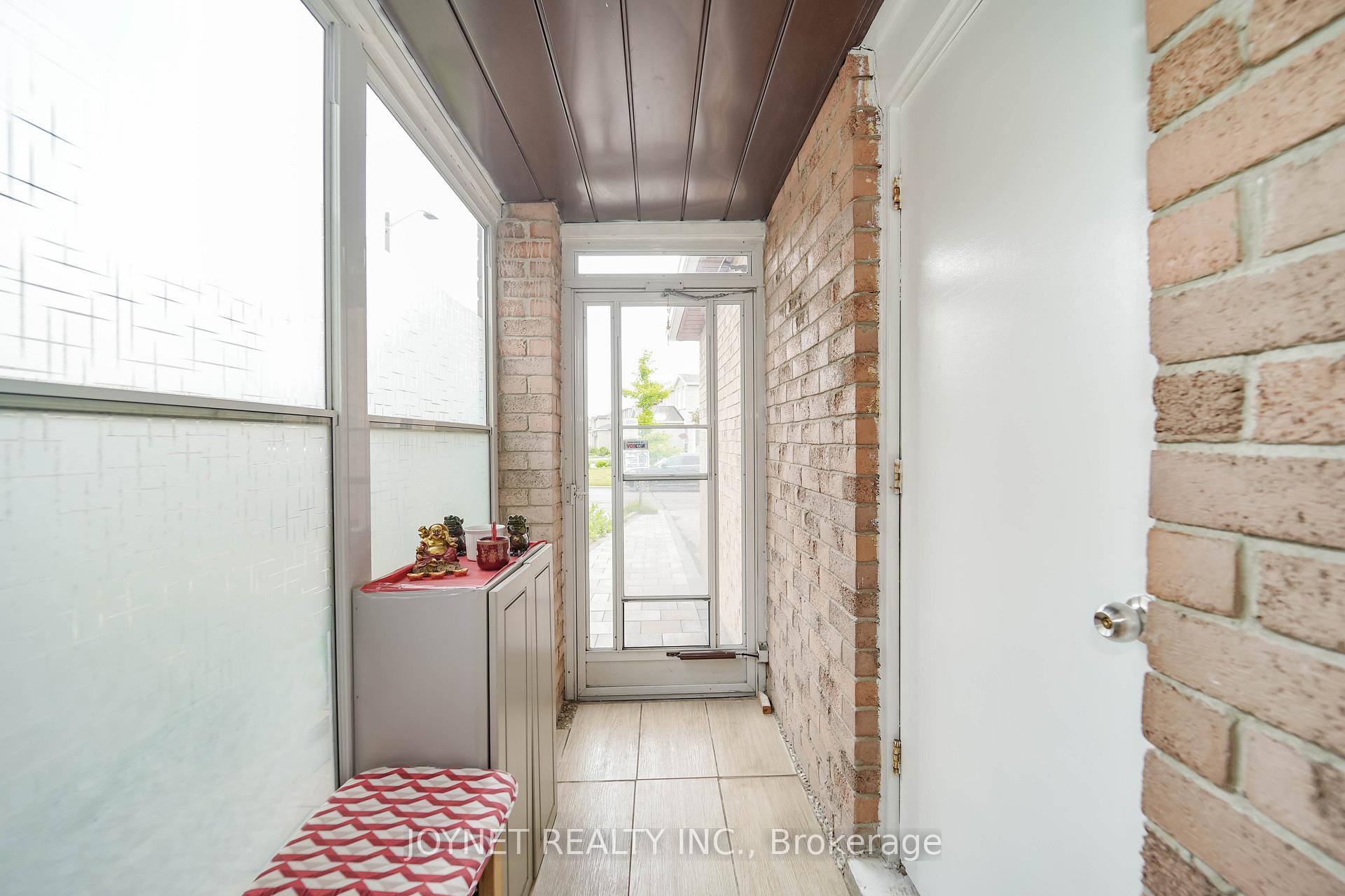 Photo 4 of 7 Jaffray Road, Markham, Milliken Mills East — HOMEH