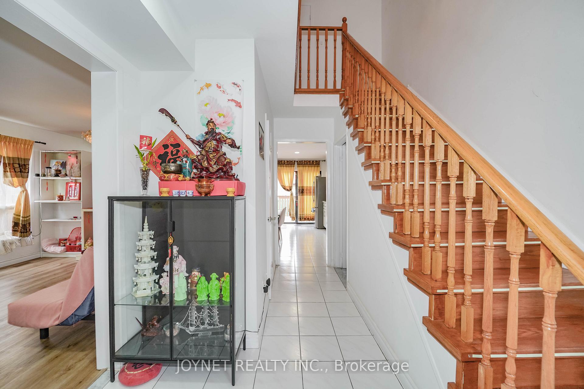 Photo 5 of 7 Jaffray Road, Markham, Milliken Mills East — HOMEH