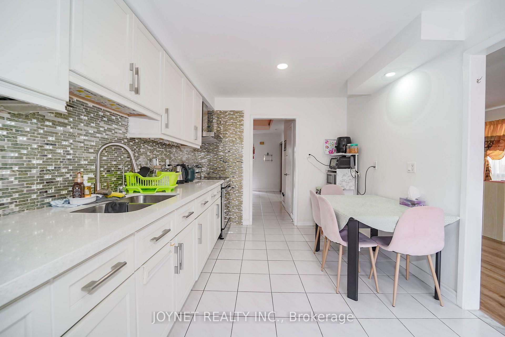 Photo 8 of 7 Jaffray Road, Markham, Milliken Mills East — HOMEH