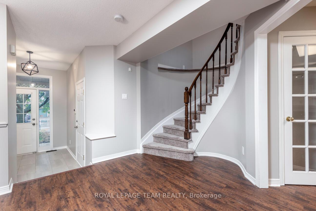 Photo 10 of 13 Grassy Plains Drive, Ottawa, Kanata - Emerald Meadows/Trailwest — HOMEH