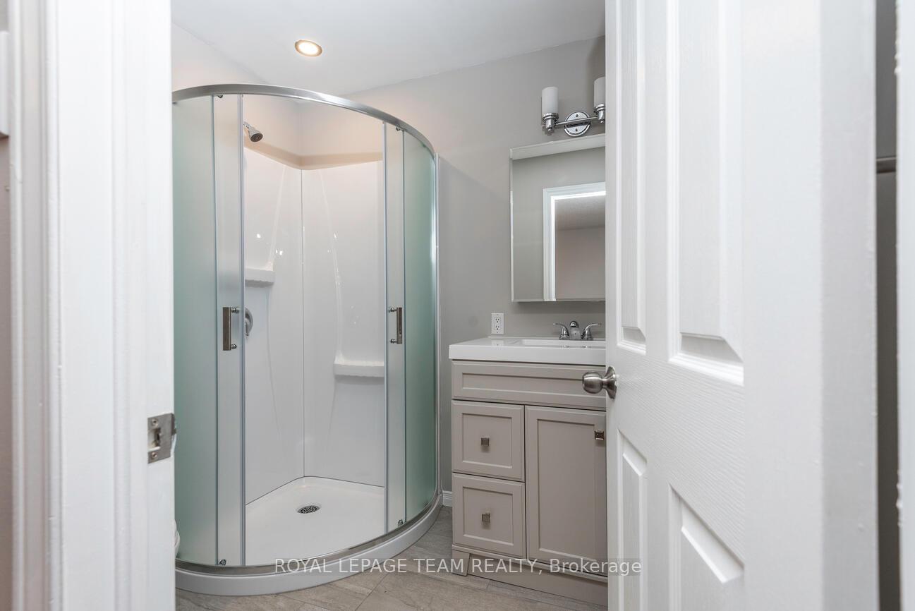 Photo 12 of 13 Grassy Plains Drive, Ottawa, Kanata - Emerald Meadows/Trailwest — HOMEH