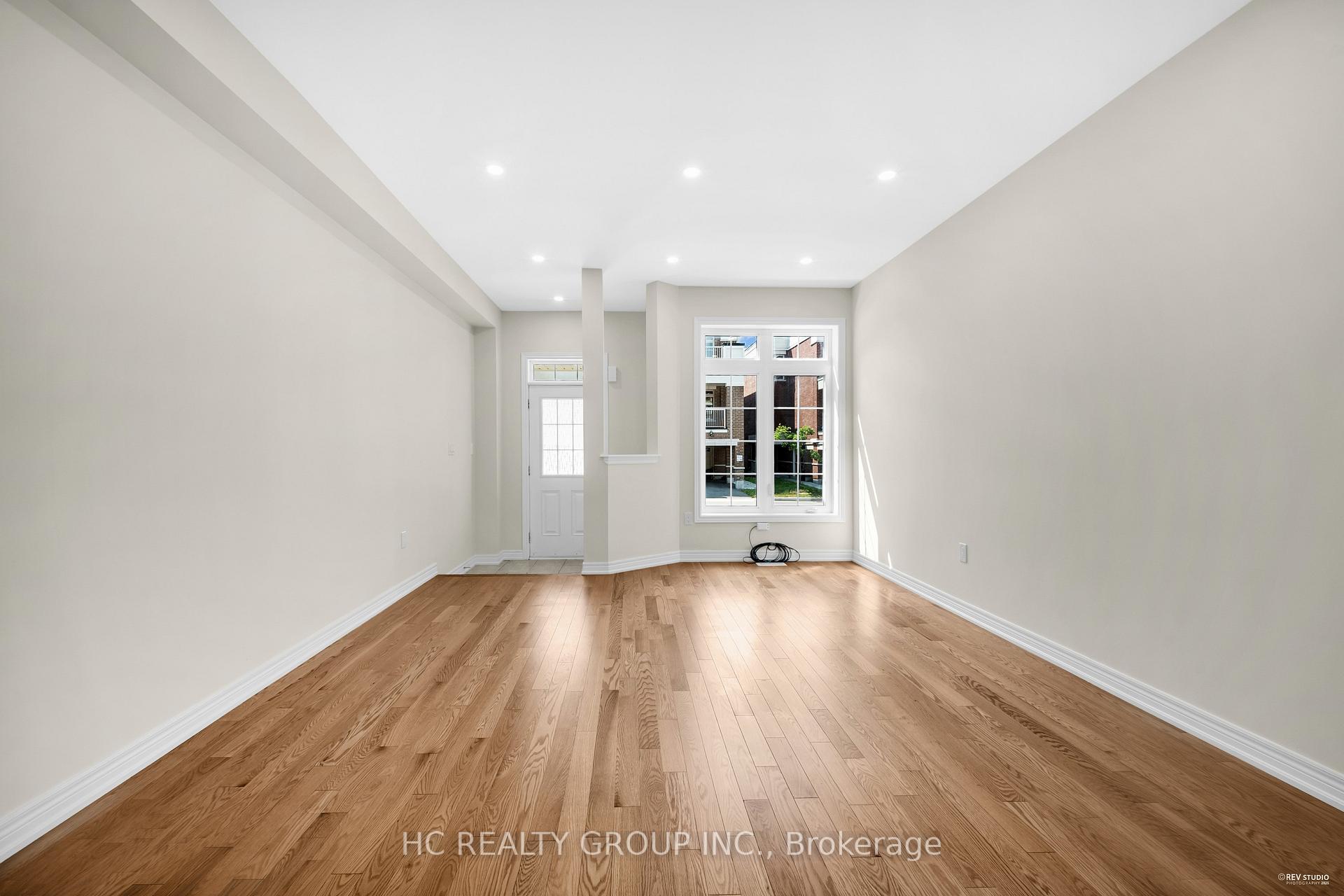 Photo 4 of 28 Luzon Avenue, Markham, Box Grove — HOMEH