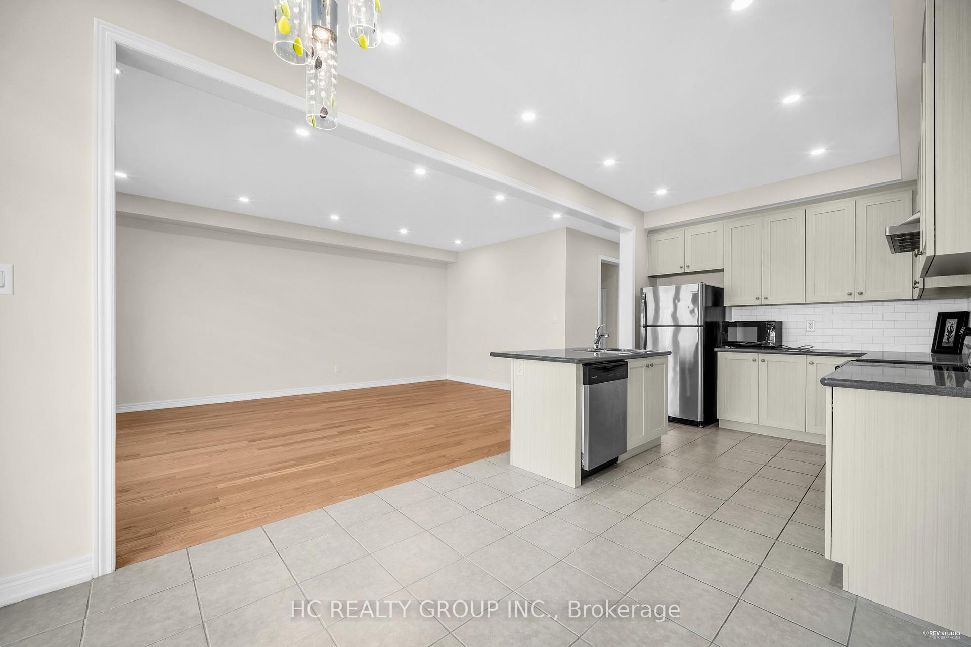 Photo 8 of 28 Luzon Avenue, Markham, Box Grove — HOMEH