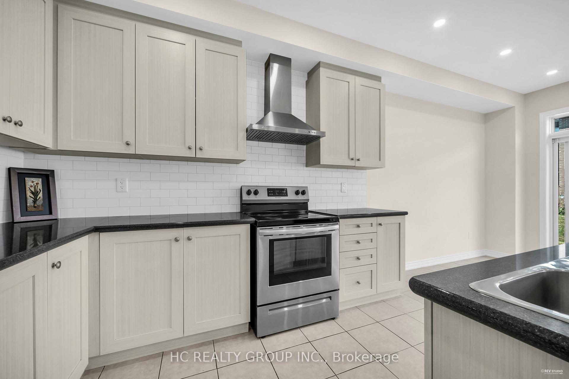 Photo 10 of 28 Luzon Avenue, Markham, Box Grove — HOMEH