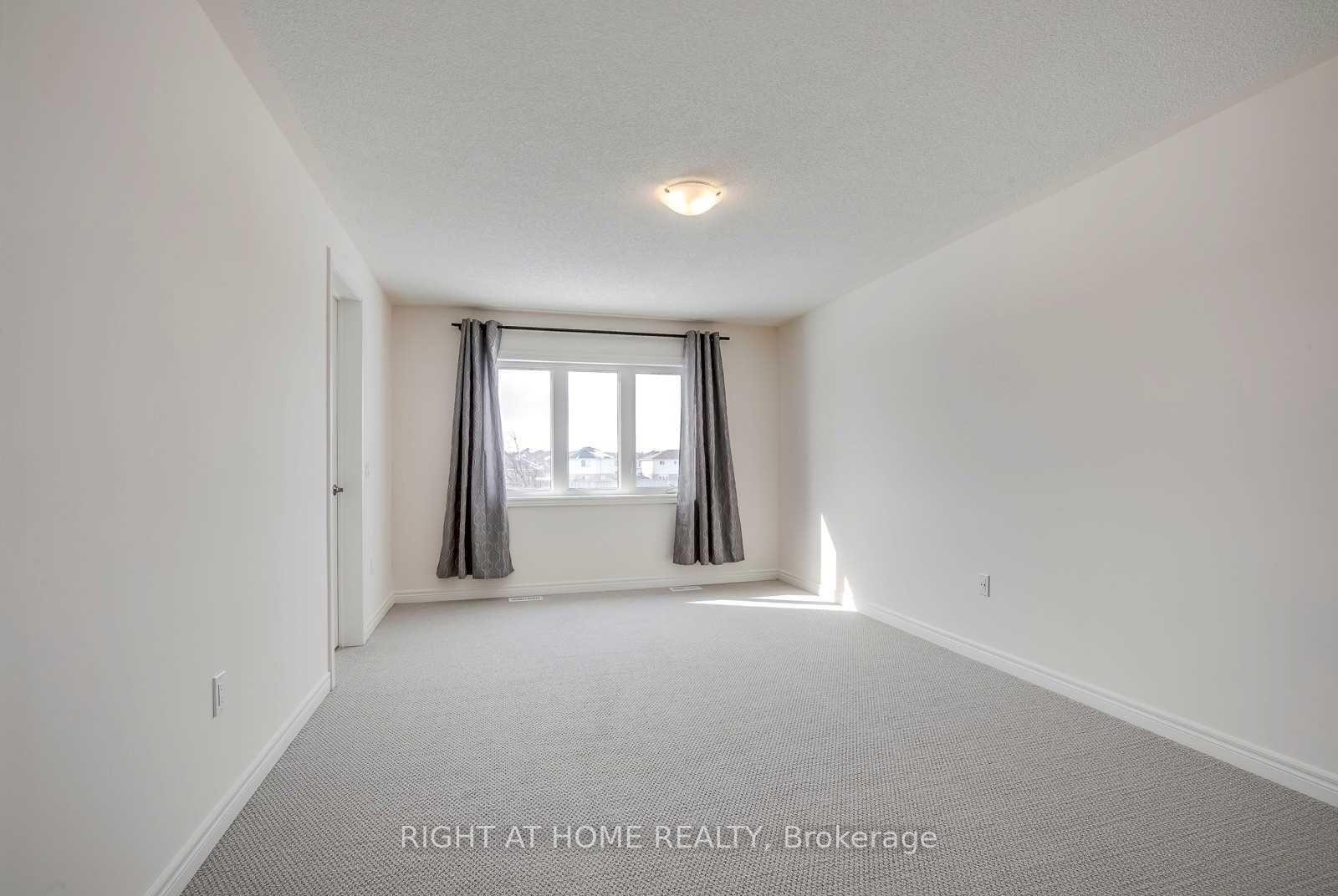 Photo 5 of 20 Talence Drive, Hamilton, Stoney Creek Mountain — HOMEH