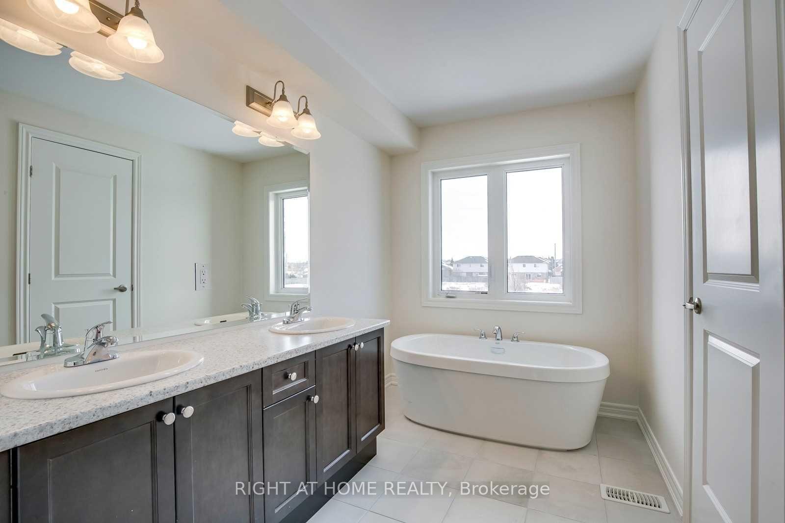 Photo 6 of 20 Talence Drive, Hamilton, Stoney Creek Mountain — HOMEH