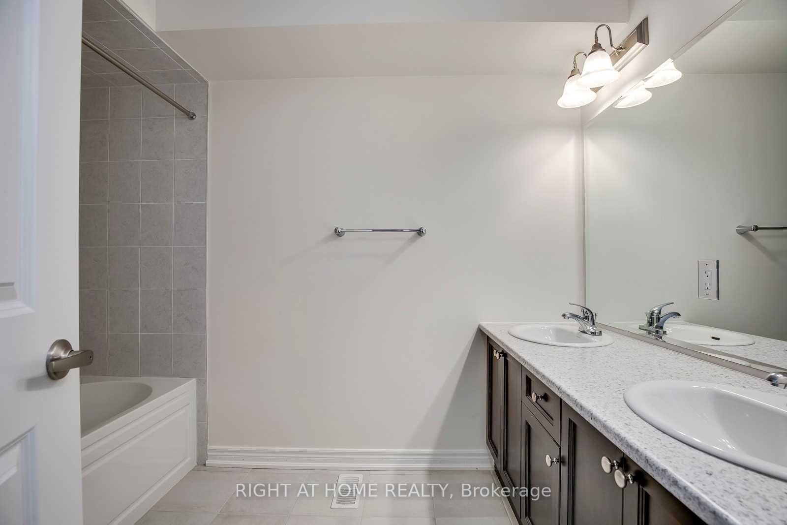 Photo 8 of 20 Talence Drive, Hamilton, Stoney Creek Mountain — HOMEH