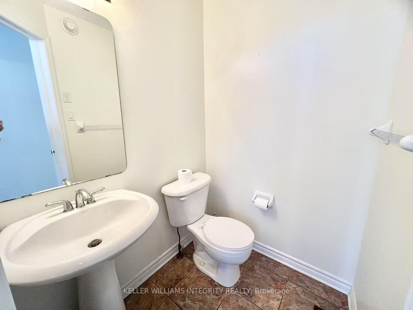 Photo 2 of 20 Saddlesmith Circle, Ottawa, Kanata - Emerald Meadows/Trailwest — HOMEH