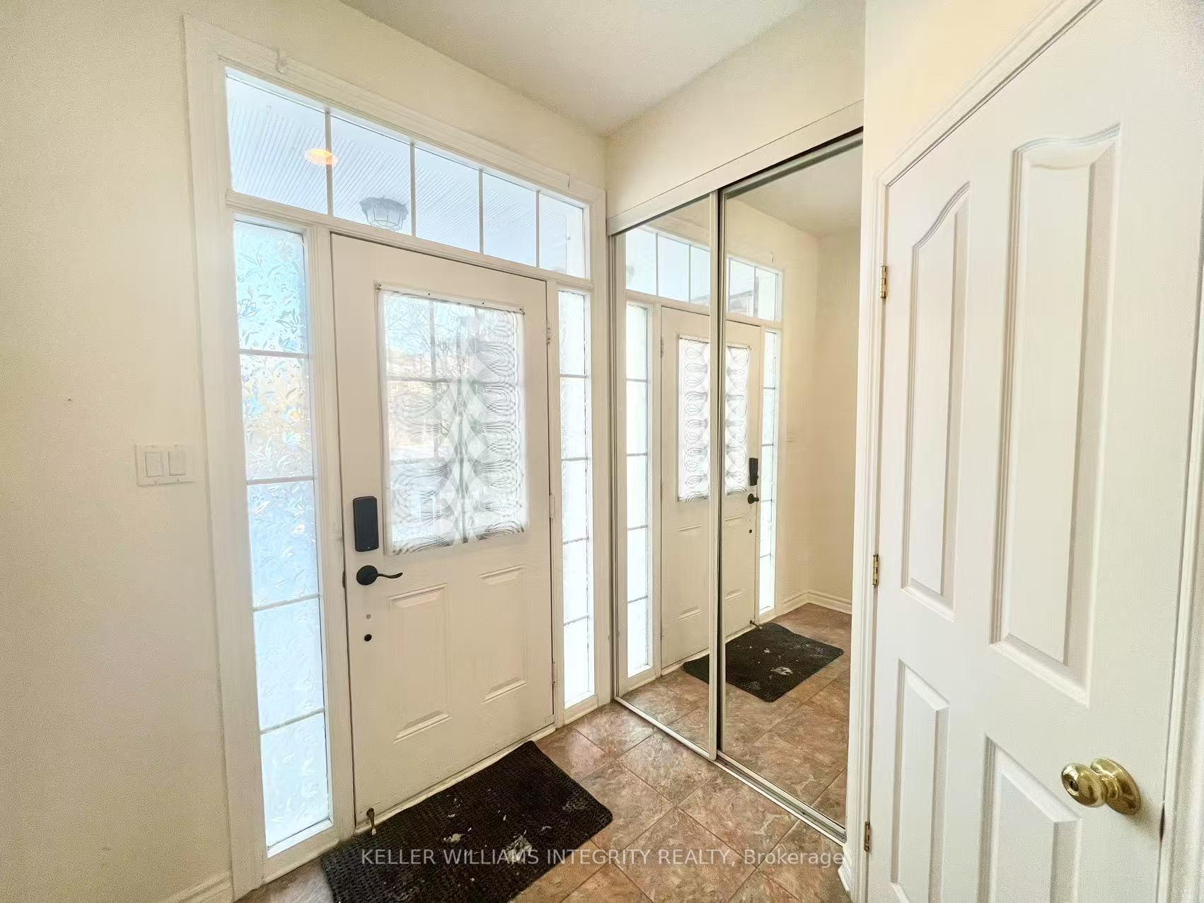 Photo 3 of 20 Saddlesmith Circle, Ottawa, Kanata - Emerald Meadows/Trailwest — HOMEH