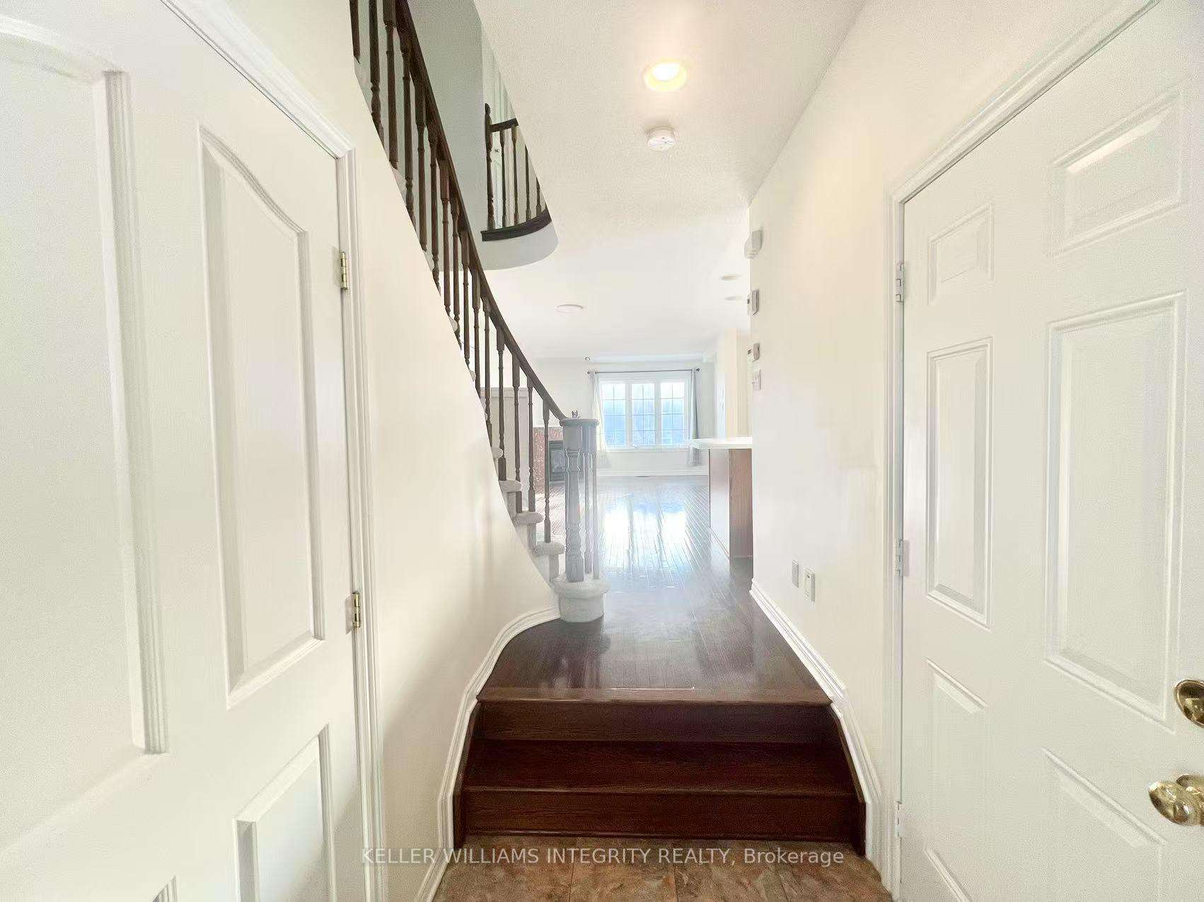 Photo 4 of 20 Saddlesmith Circle, Ottawa, Kanata - Emerald Meadows/Trailwest — HOMEH