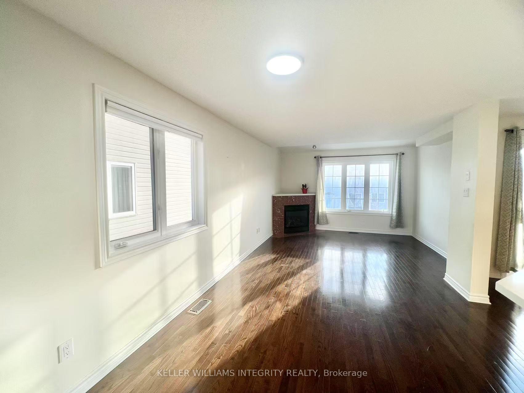 Photo 12 of 20 Saddlesmith Circle, Ottawa, Kanata - Emerald Meadows/Trailwest — HOMEH