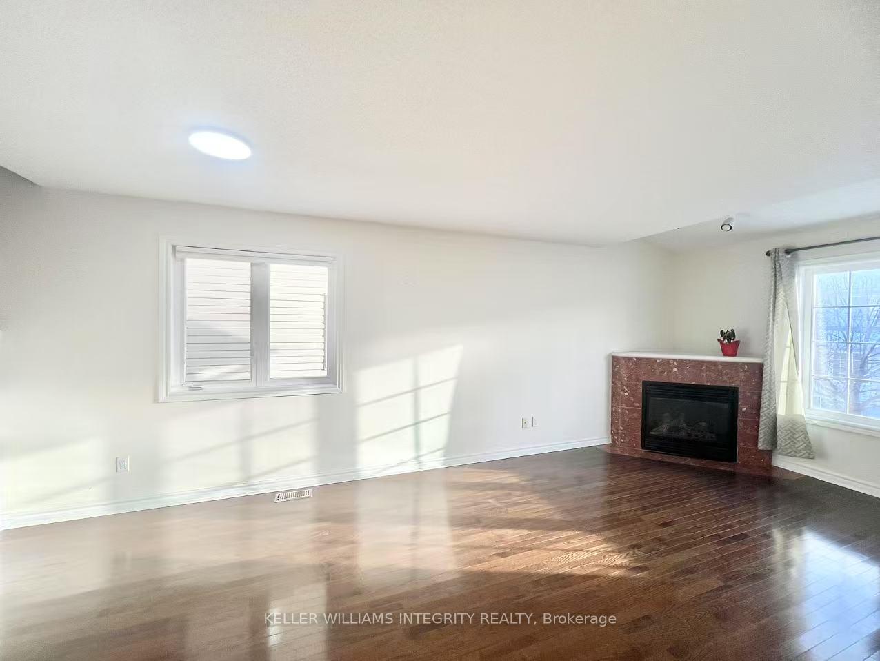 Photo 13 of 20 Saddlesmith Circle, Ottawa, Kanata - Emerald Meadows/Trailwest — HOMEH