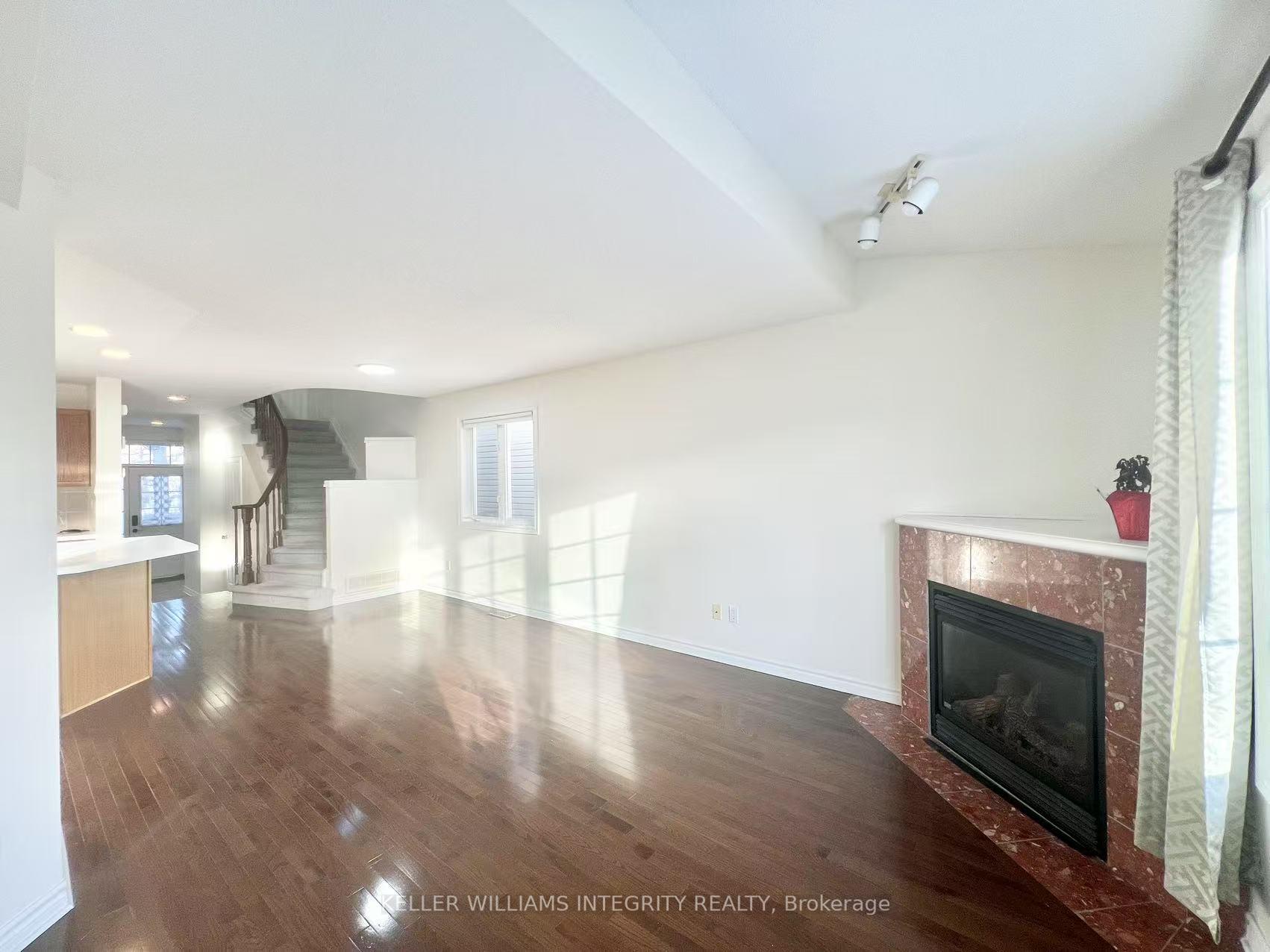 Photo 14 of 20 Saddlesmith Circle, Ottawa, Kanata - Emerald Meadows/Trailwest — HOMEH