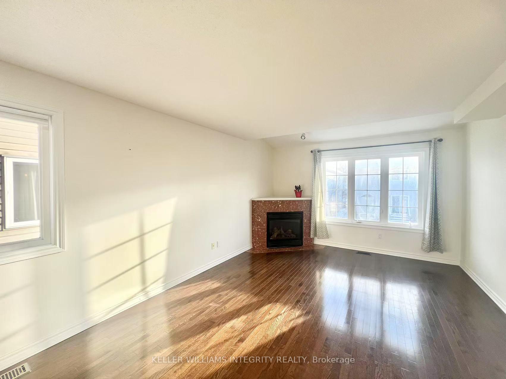 Photo 15 of 20 Saddlesmith Circle, Ottawa, Kanata - Emerald Meadows/Trailwest — HOMEH