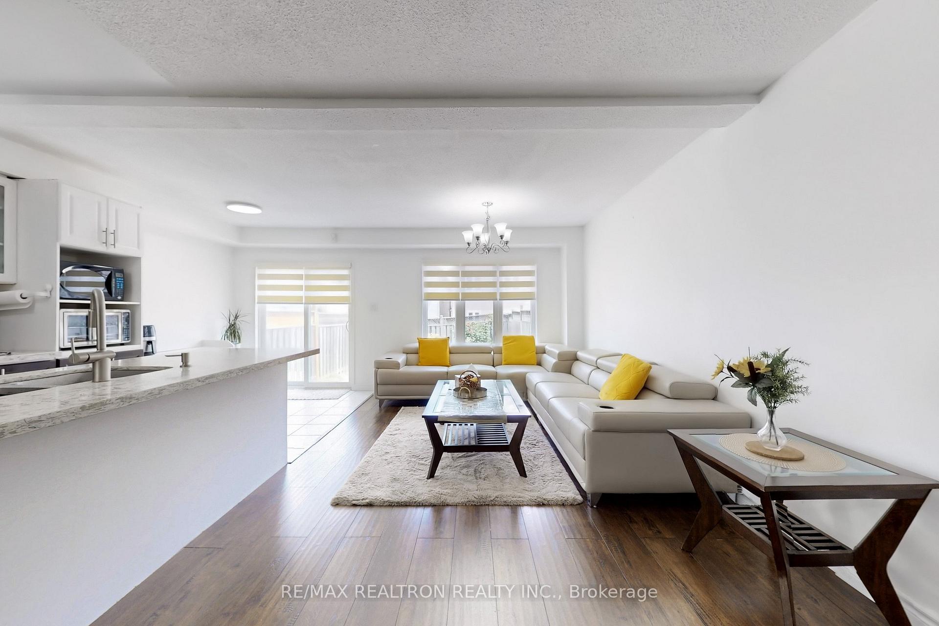 Photo 6 of 87 Billingsley Crescent, Markham, Cedarwood — HOMEH