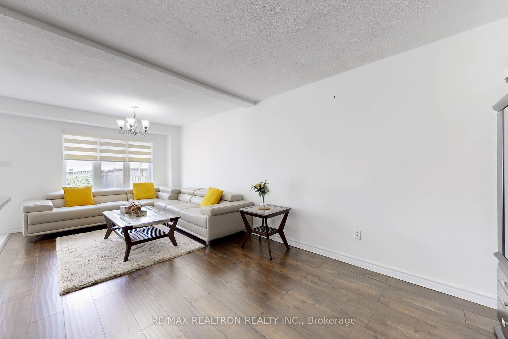 Photo 8 of 87 Billingsley Crescent, Markham, Cedarwood — HOMEH