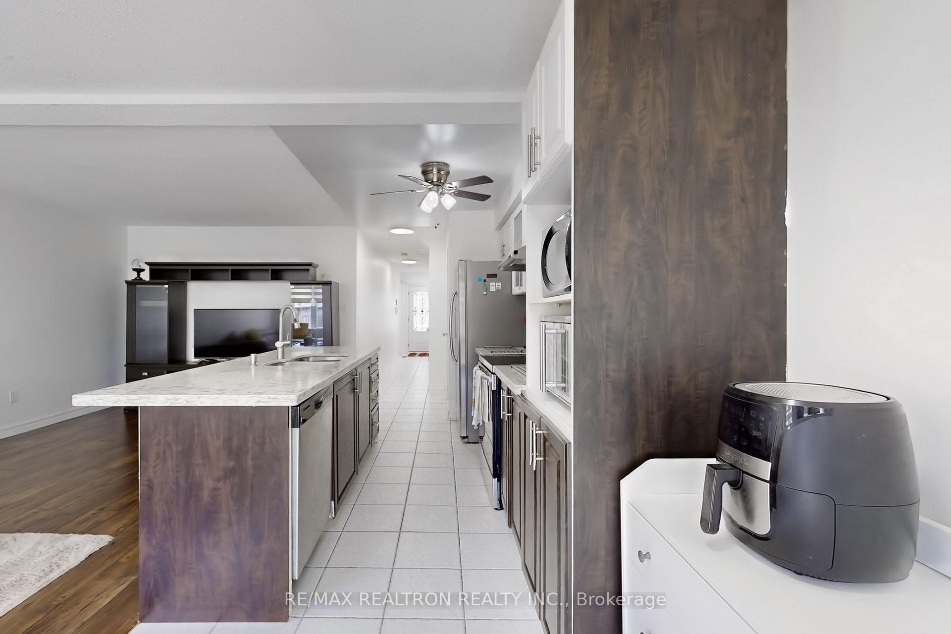 Photo 12 of 87 Billingsley Crescent, Markham, Cedarwood — HOMEH