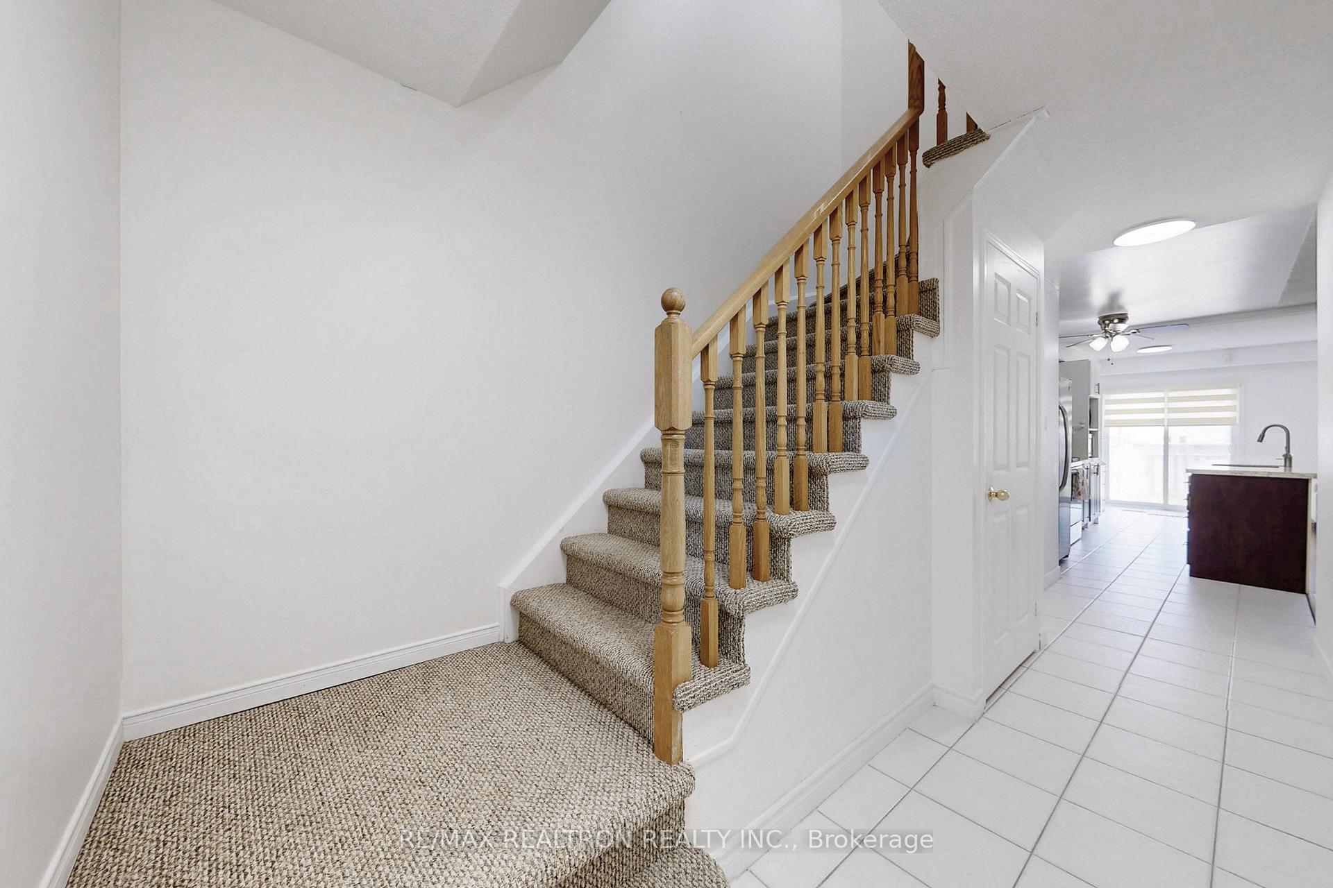 Photo 21 of 87 Billingsley Crescent, Markham, Cedarwood — HOMEH