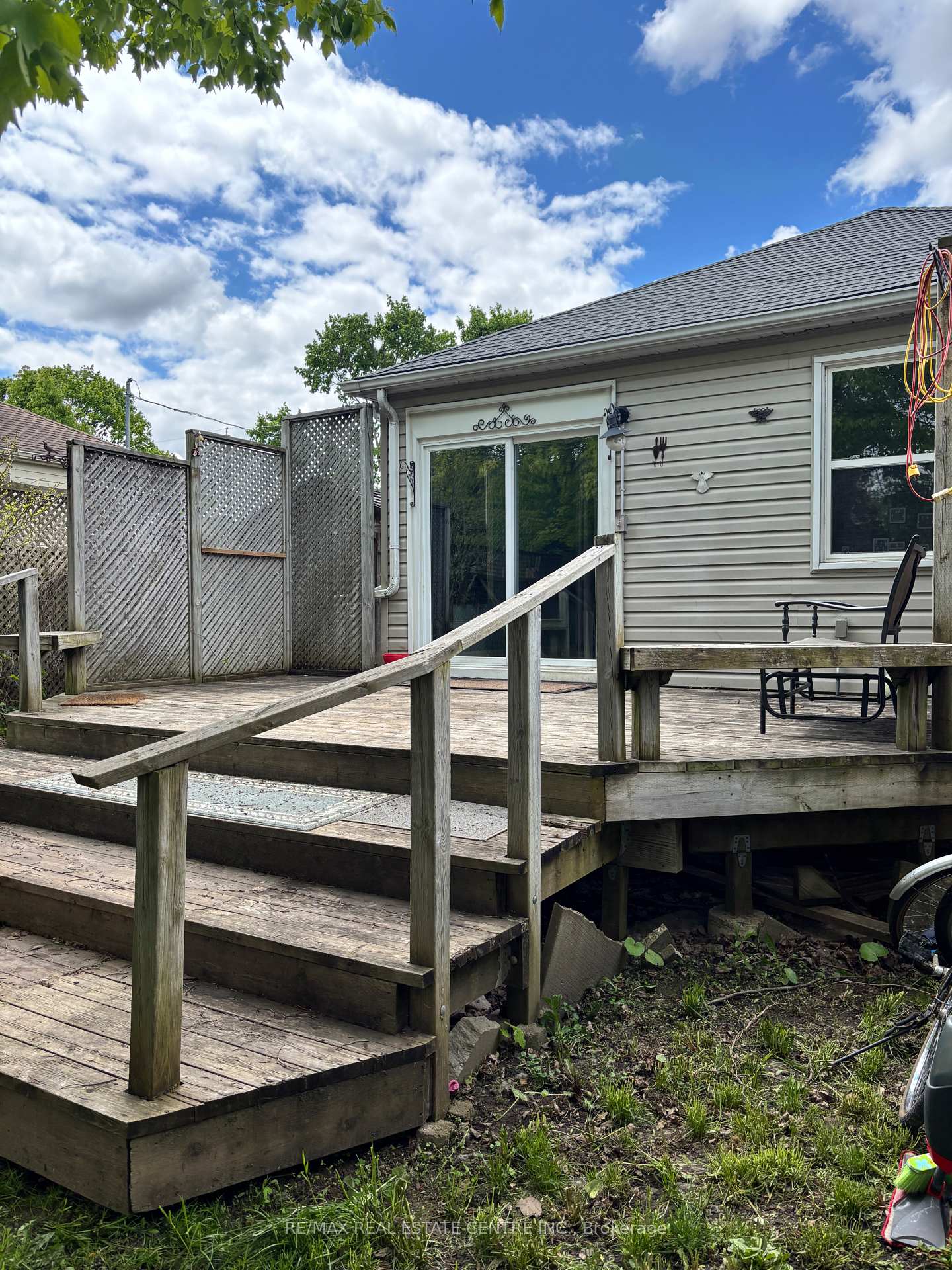 Photo 11 of 38 St Clair Avenue, Kitchener — HOMEH