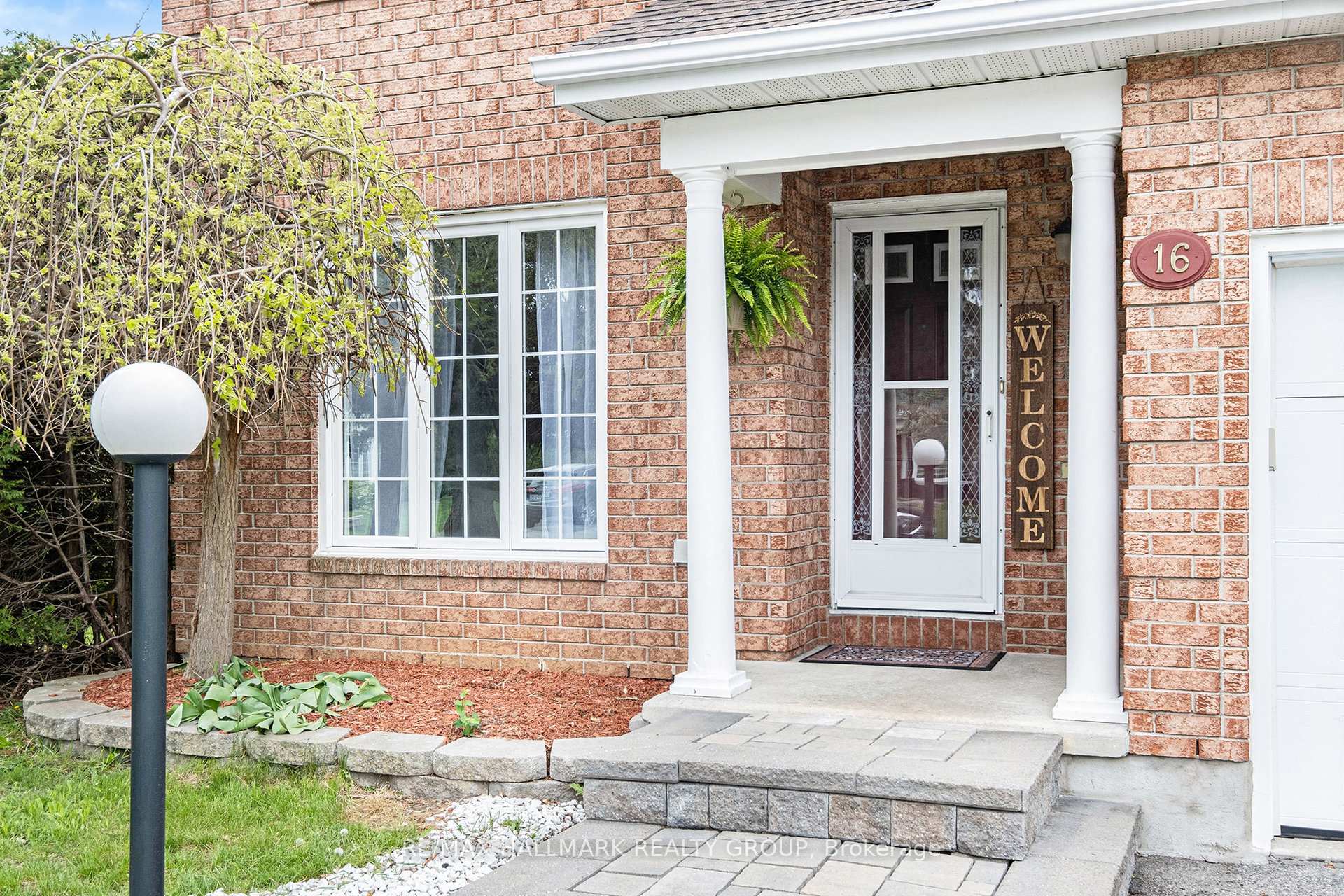 Photo 3 of 16 Filion Crescent, Ottawa, Kanata - Bridlewood — HOMEH