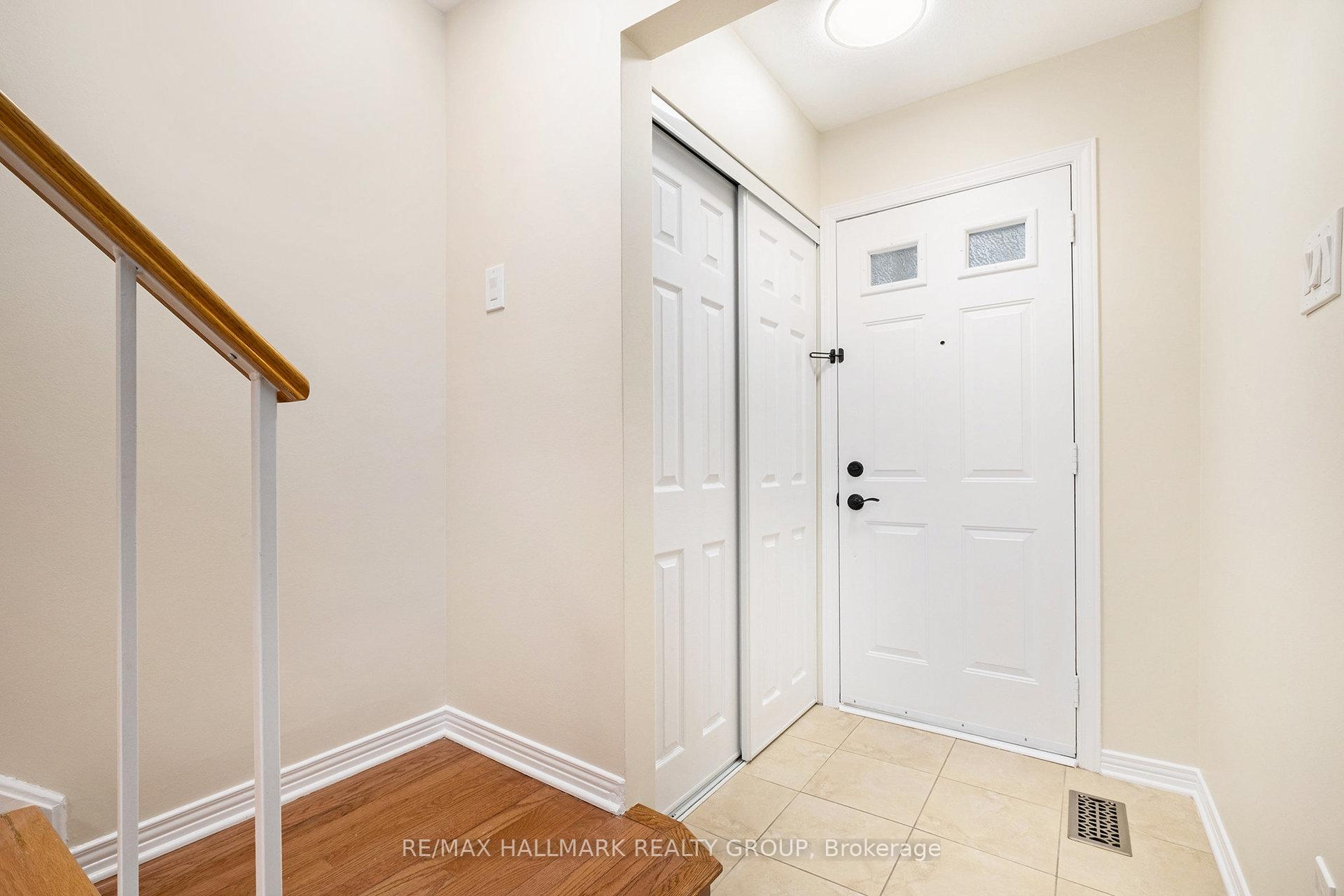 Photo 4 of 16 Filion Crescent, Ottawa, Kanata - Bridlewood — HOMEH