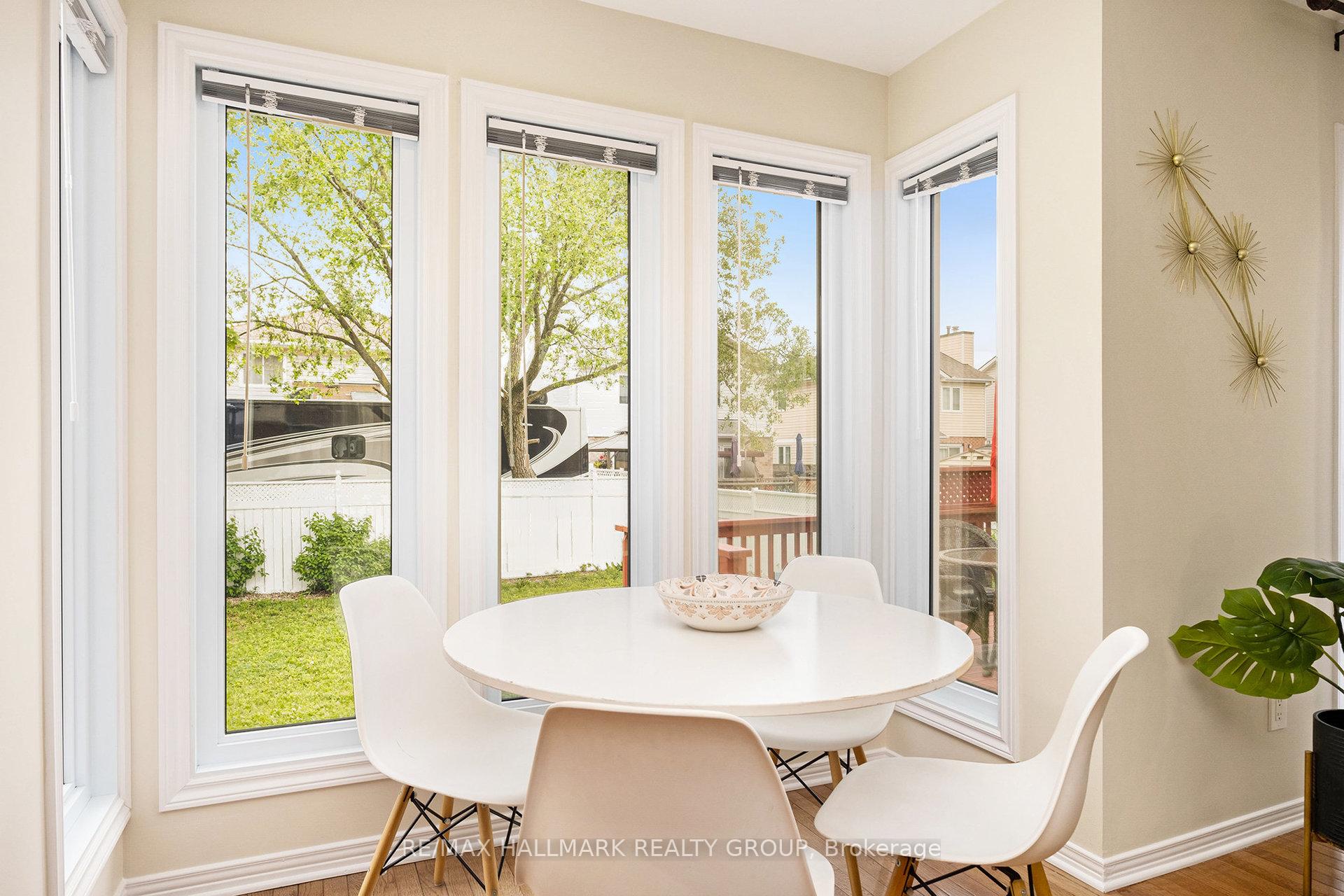 Photo 14 of 16 Filion Crescent, Ottawa, Kanata - Bridlewood — HOMEH