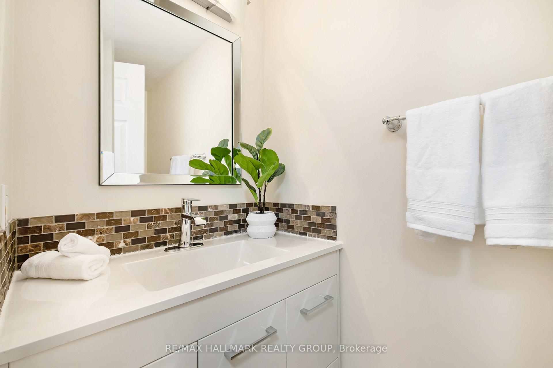 Photo 15 of 16 Filion Crescent, Ottawa, Kanata - Bridlewood — HOMEH