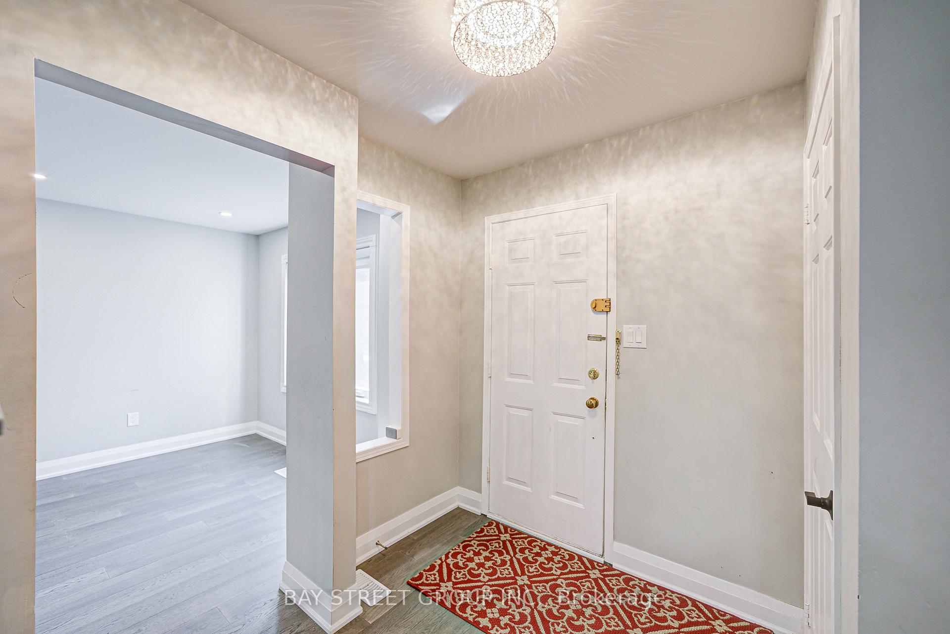Photo 5 of 31 Lancashire Road, Markham, Unionville — HOMEH