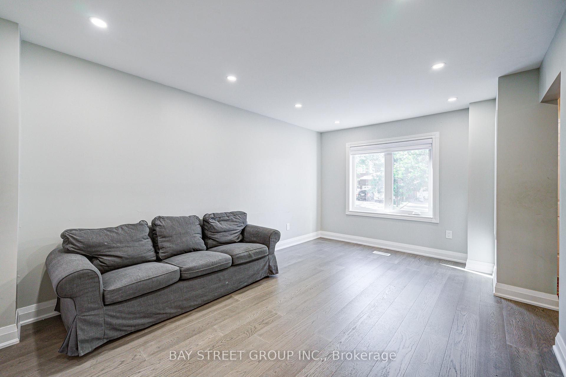Photo 10 of 31 Lancashire Road, Markham, Unionville — HOMEH