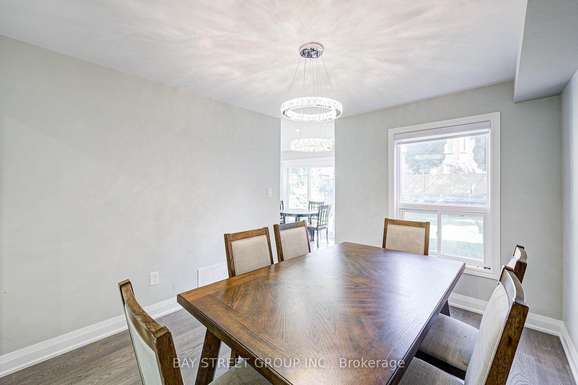 Photo 13 of 31 Lancashire Road, Markham, Unionville — HOMEH