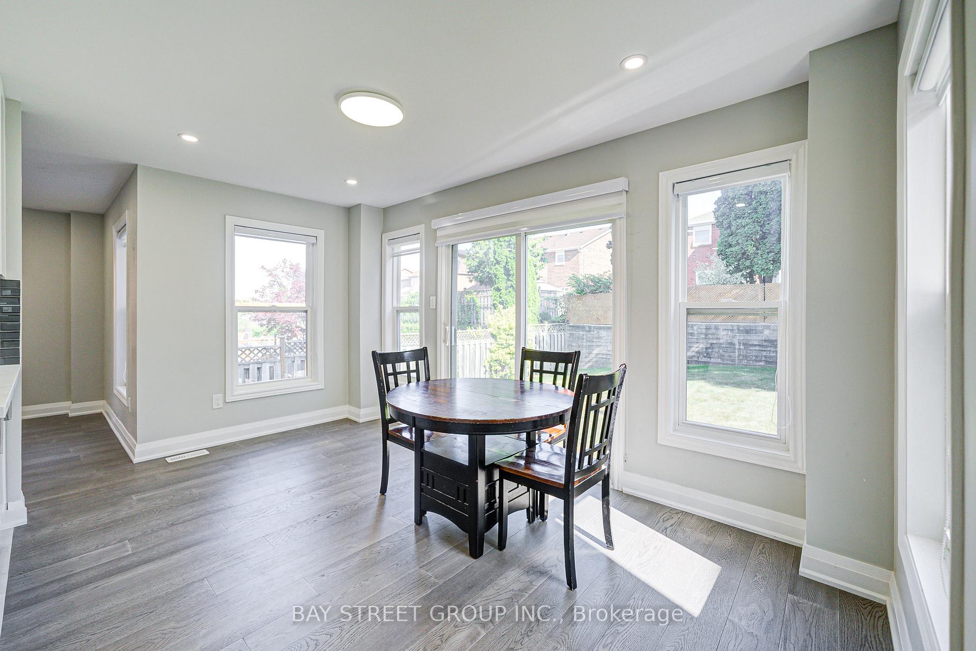 Photo 15 of 31 Lancashire Road, Markham, Unionville — HOMEH
