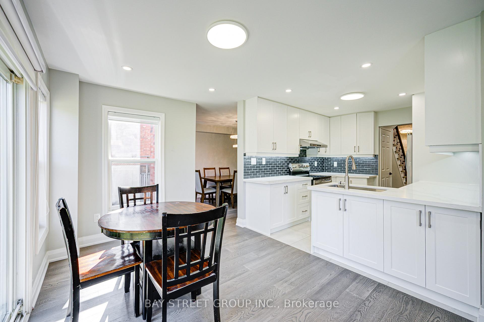 Photo 17 of 31 Lancashire Road, Markham, Unionville — HOMEH