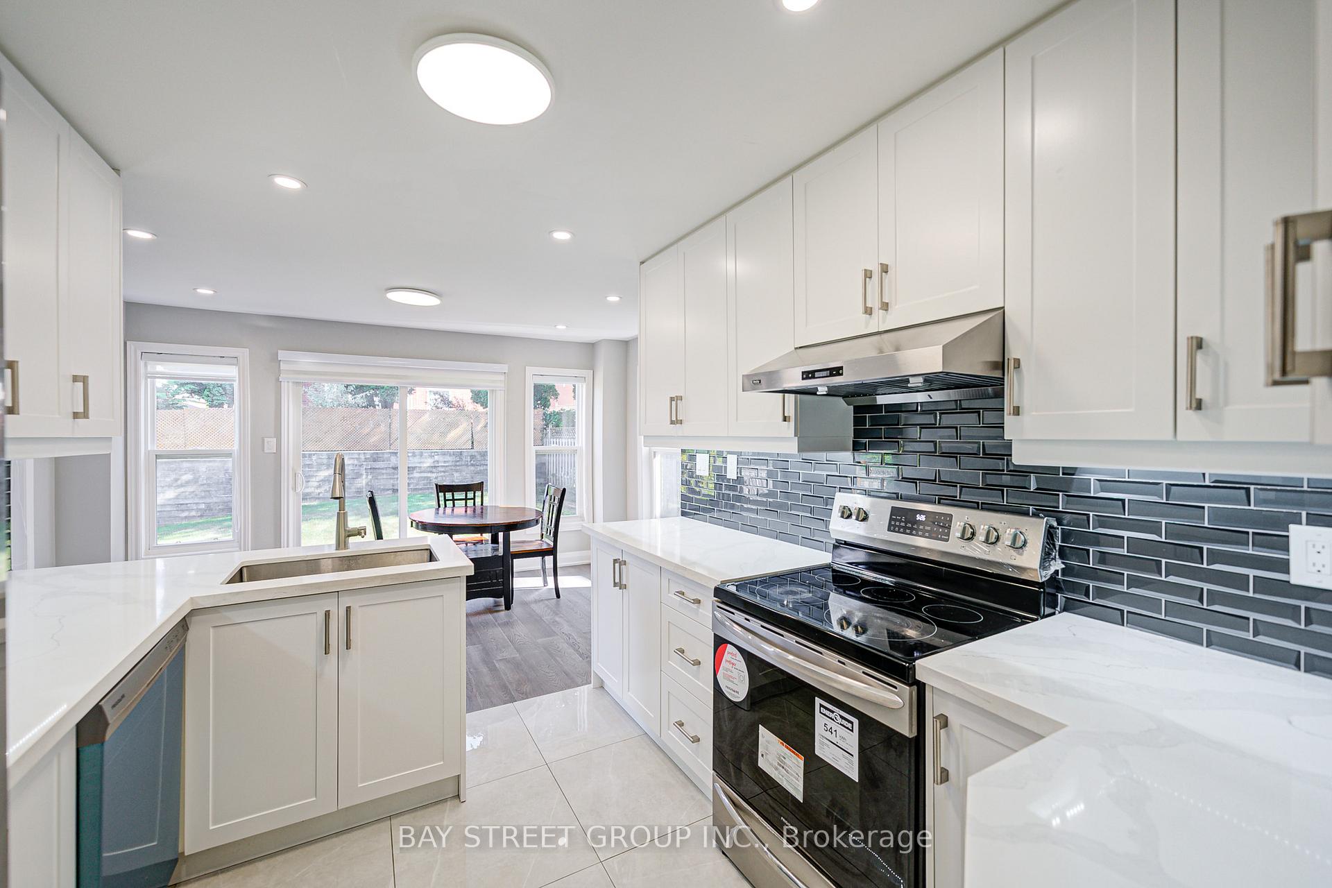 Photo 18 of 31 Lancashire Road, Markham, Unionville — HOMEH