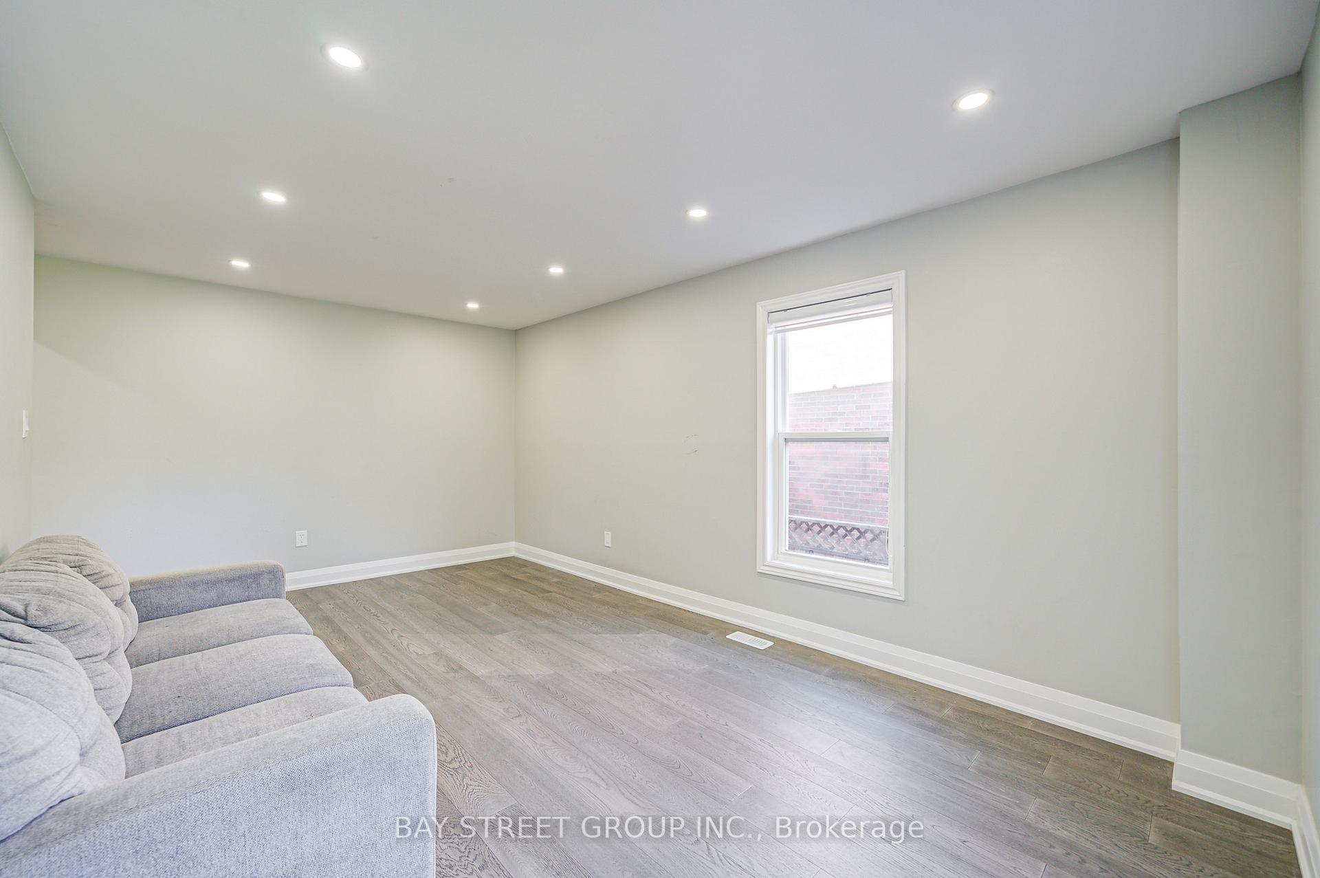 Photo 20 of 31 Lancashire Road, Markham, Unionville — HOMEH