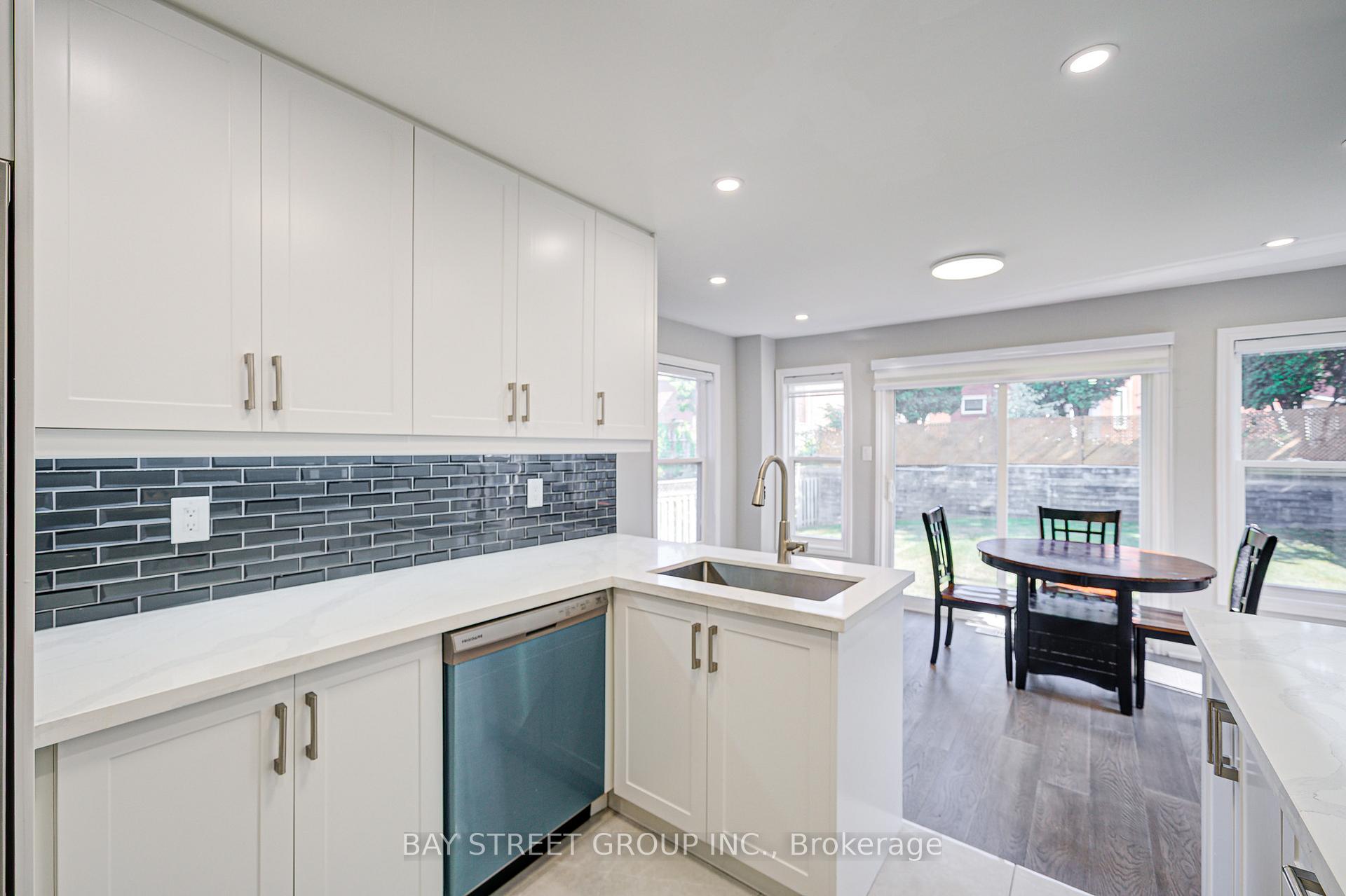 Photo 21 of 31 Lancashire Road, Markham, Unionville — HOMEH