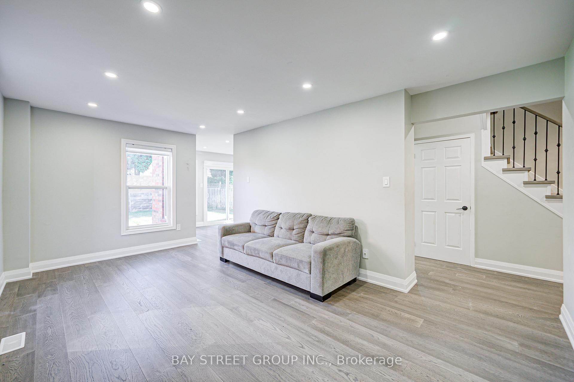 Photo 22 of 31 Lancashire Road, Markham, Unionville — HOMEH