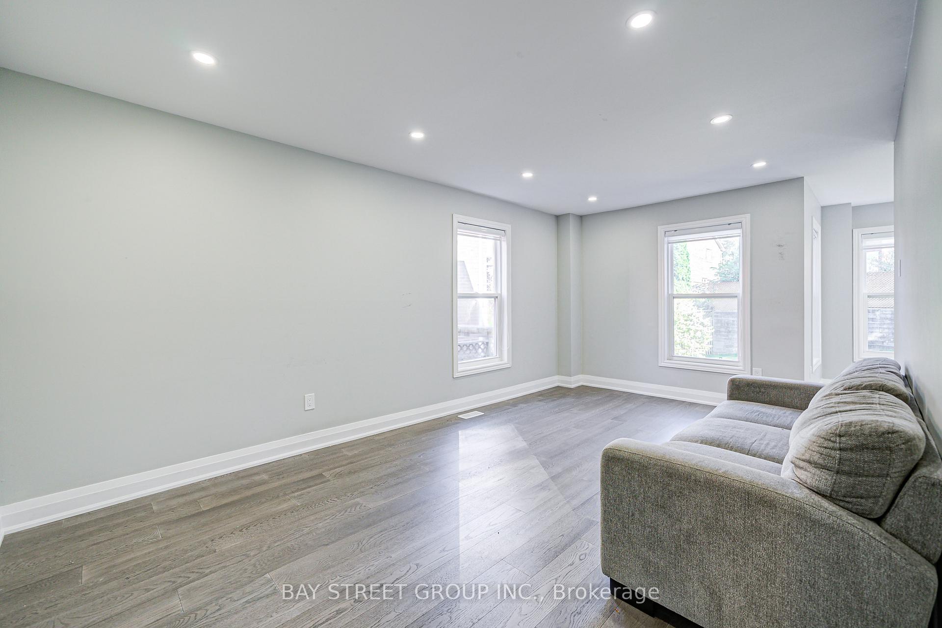 Photo 24 of 31 Lancashire Road, Markham, Unionville — HOMEH