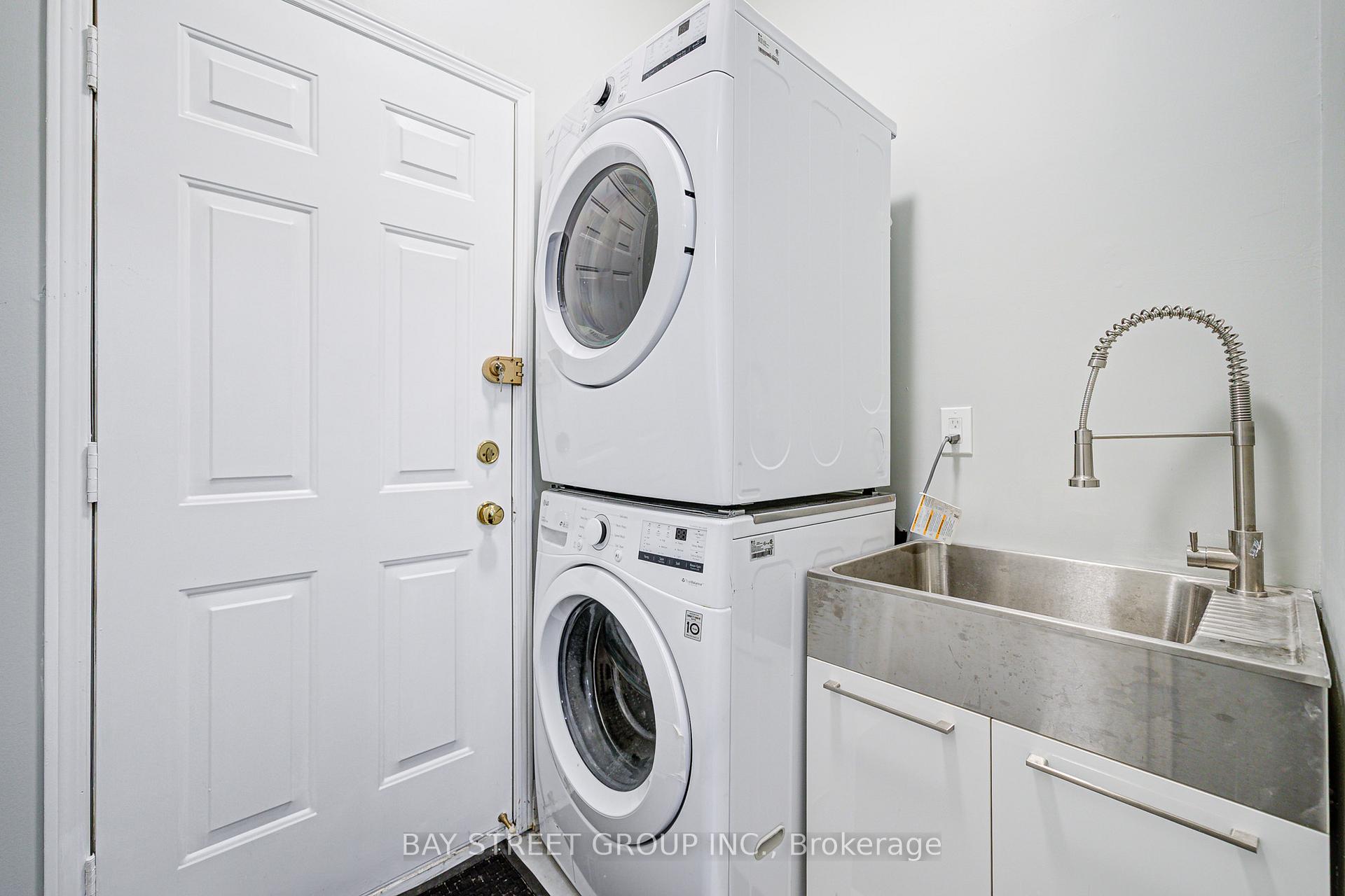 Photo 25 of 31 Lancashire Road, Markham, Unionville — HOMEH