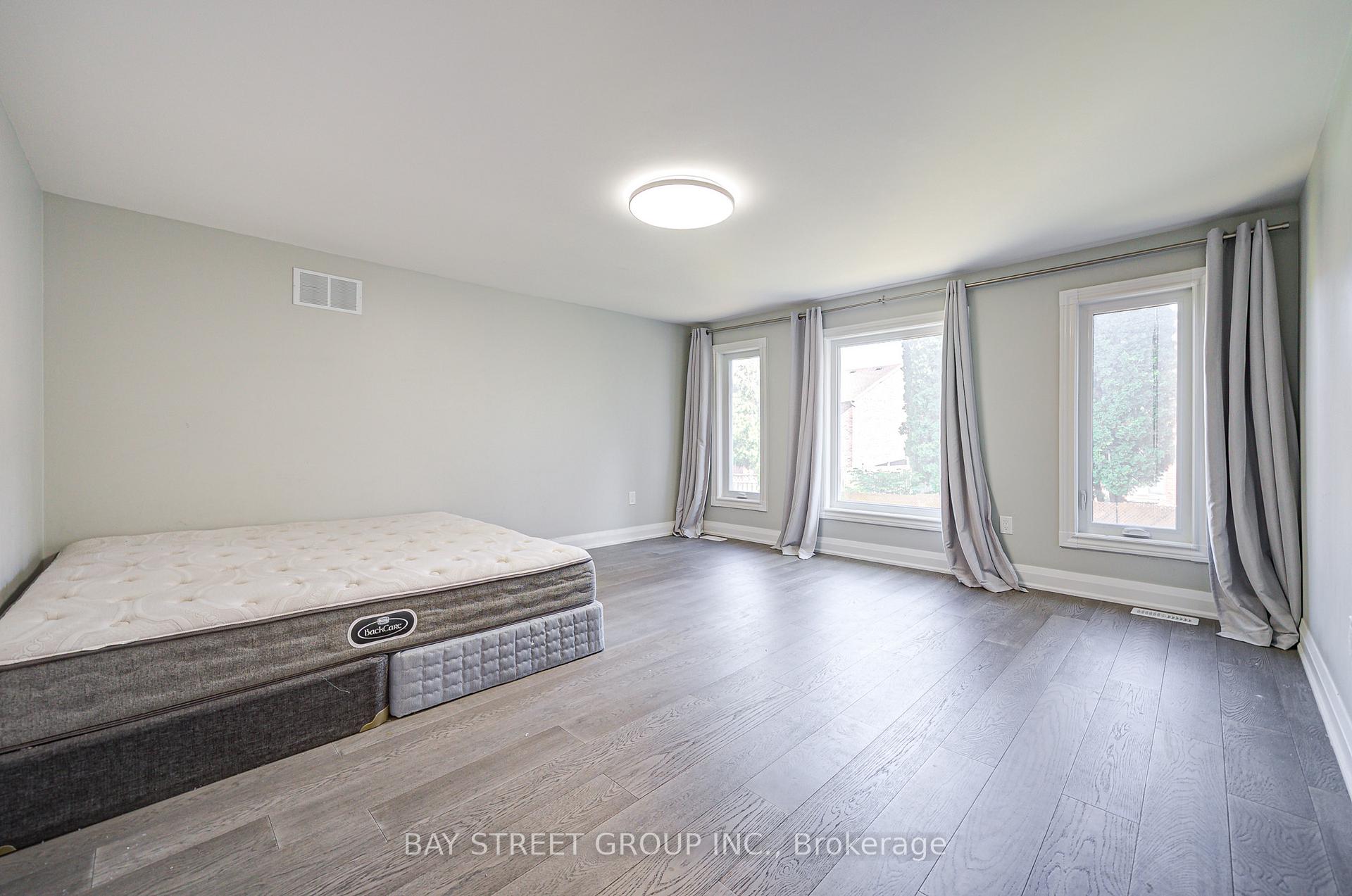 Photo 30 of 31 Lancashire Road, Markham, Unionville — HOMEH