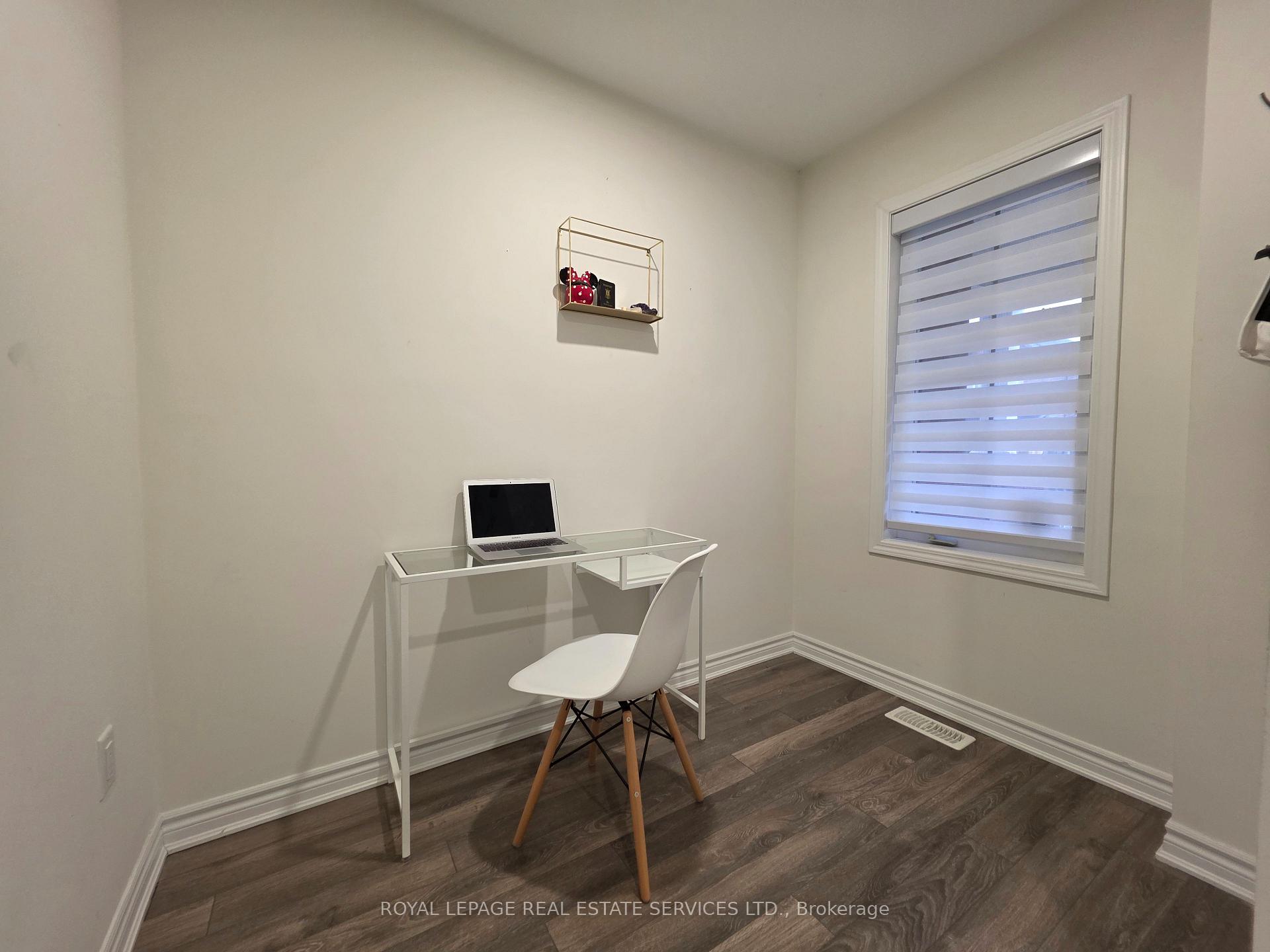 Photo 3 of 301 Beasley Terrace, Milton, Ford — HOMEH