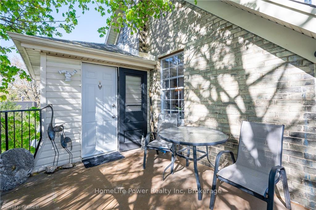 Photo 3 of 19 Wilton Place, Kitchener, City Commercial Core — HOMEH