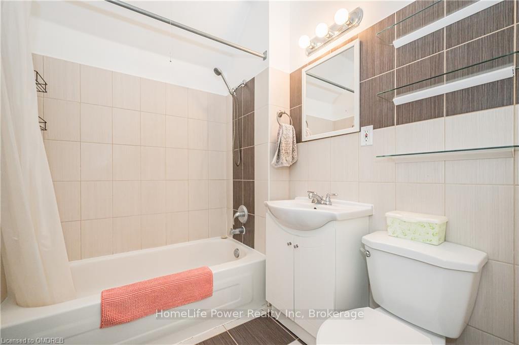 Photo 9 of 19 Wilton Place, Kitchener, City Commercial Core — HOMEH