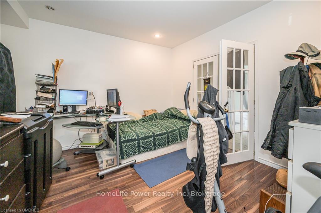 Photo 12 of 19 Wilton Place, Kitchener, City Commercial Core — HOMEH